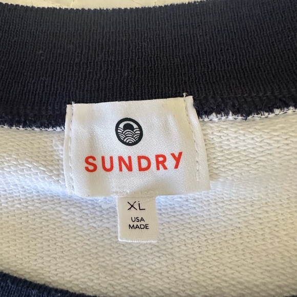 Sundry white and navy sweatshirt, size XL - Picture 8 of 10